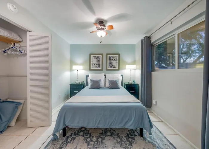 Golf, 4 Bedroom 3 Ba, Guest Suite, Fenced, East Holiday home *
