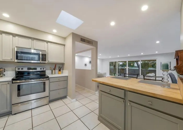 Holiday home Golf, 4 Bedroom 3 Ba, Guest Suite, Fenced, East *